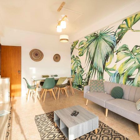 Cozy Apartment In Central Almada W Swing Chairs Dış mekan fotoğraf
