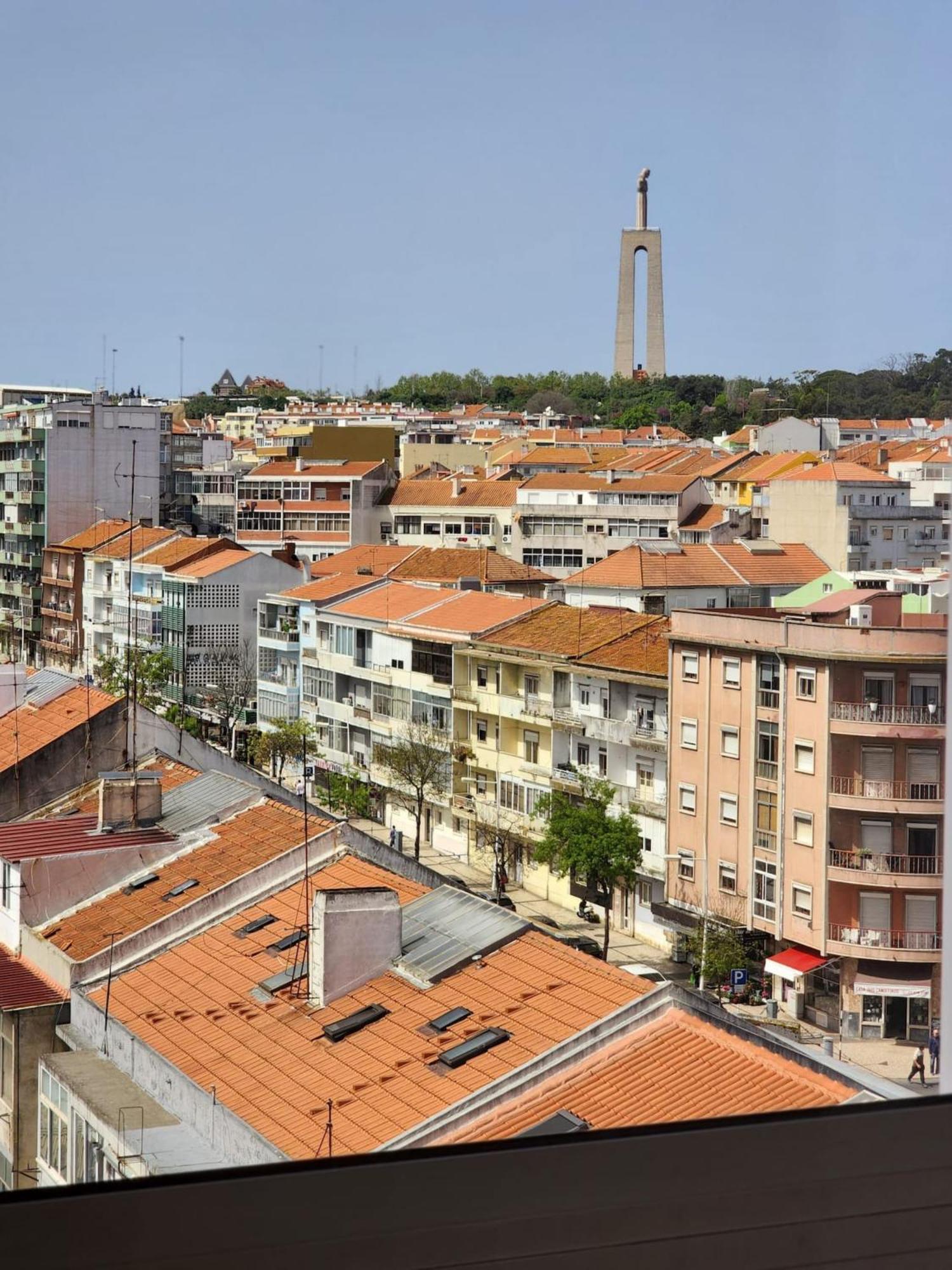 Cozy Apartment In Central Almada W Swing Chairs Dış mekan fotoğraf