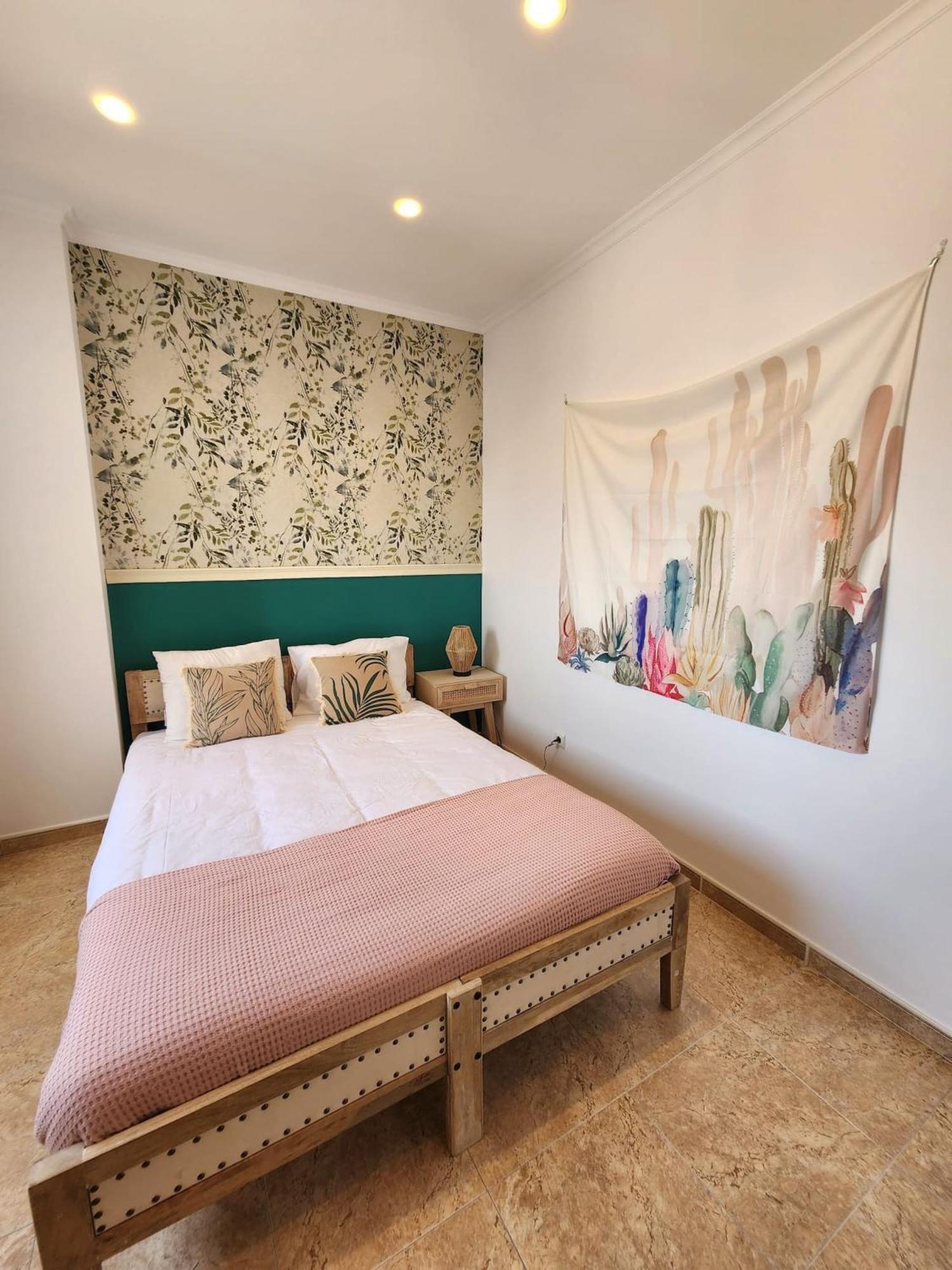 Cozy Apartment In Central Almada W Swing Chairs Dış mekan fotoğraf