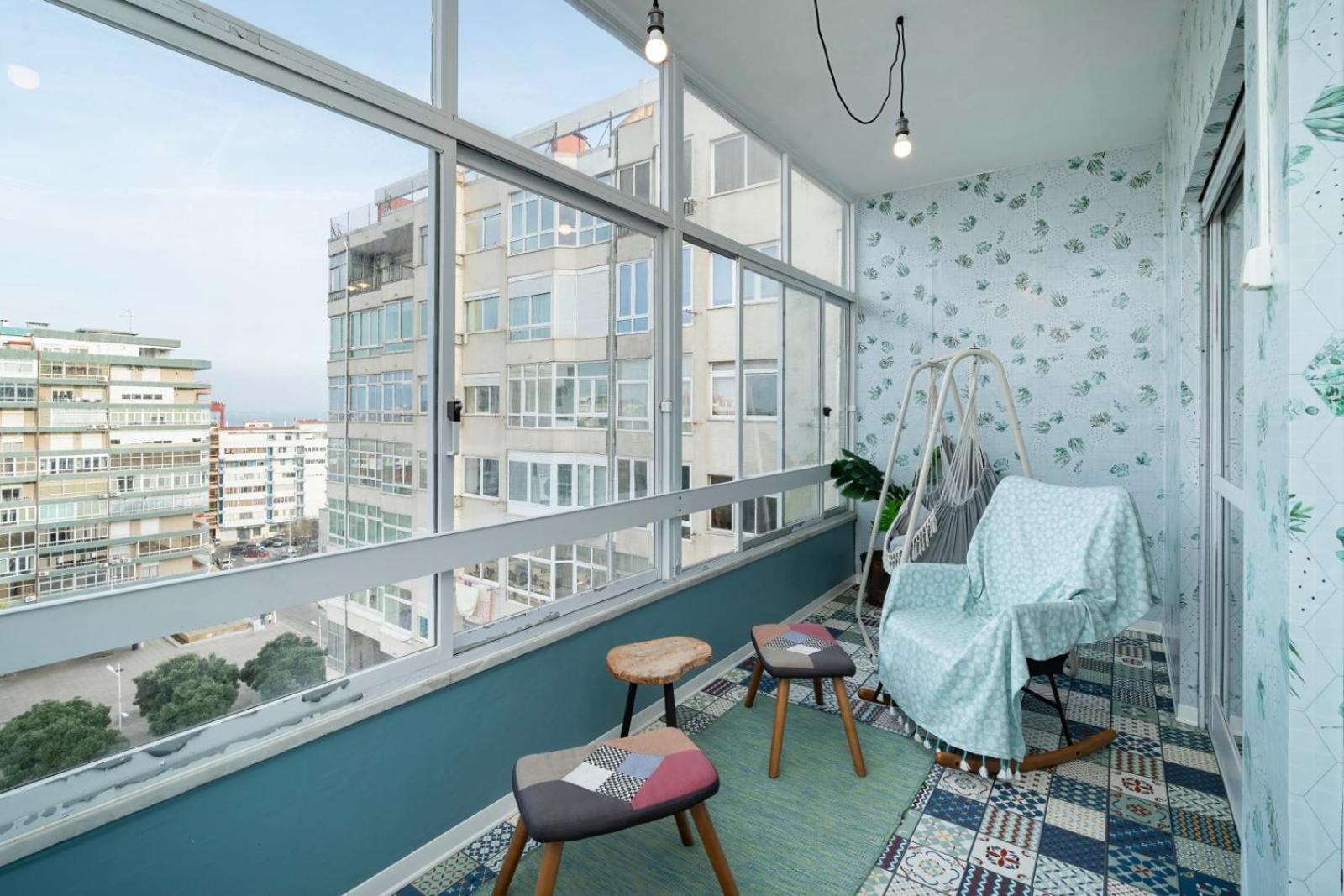Cozy Apartment In Central Almada W Swing Chairs Dış mekan fotoğraf
