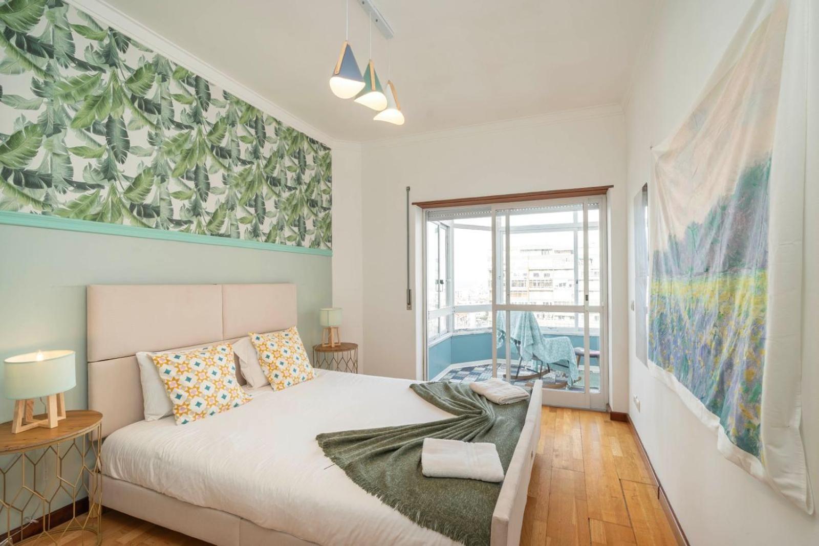 Cozy Apartment In Central Almada W Swing Chairs Dış mekan fotoğraf
