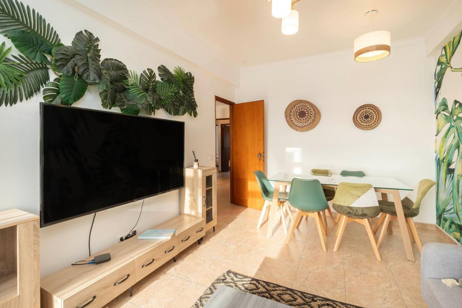 Cozy Apartment In Central Almada W Swing Chairs Dış mekan fotoğraf
