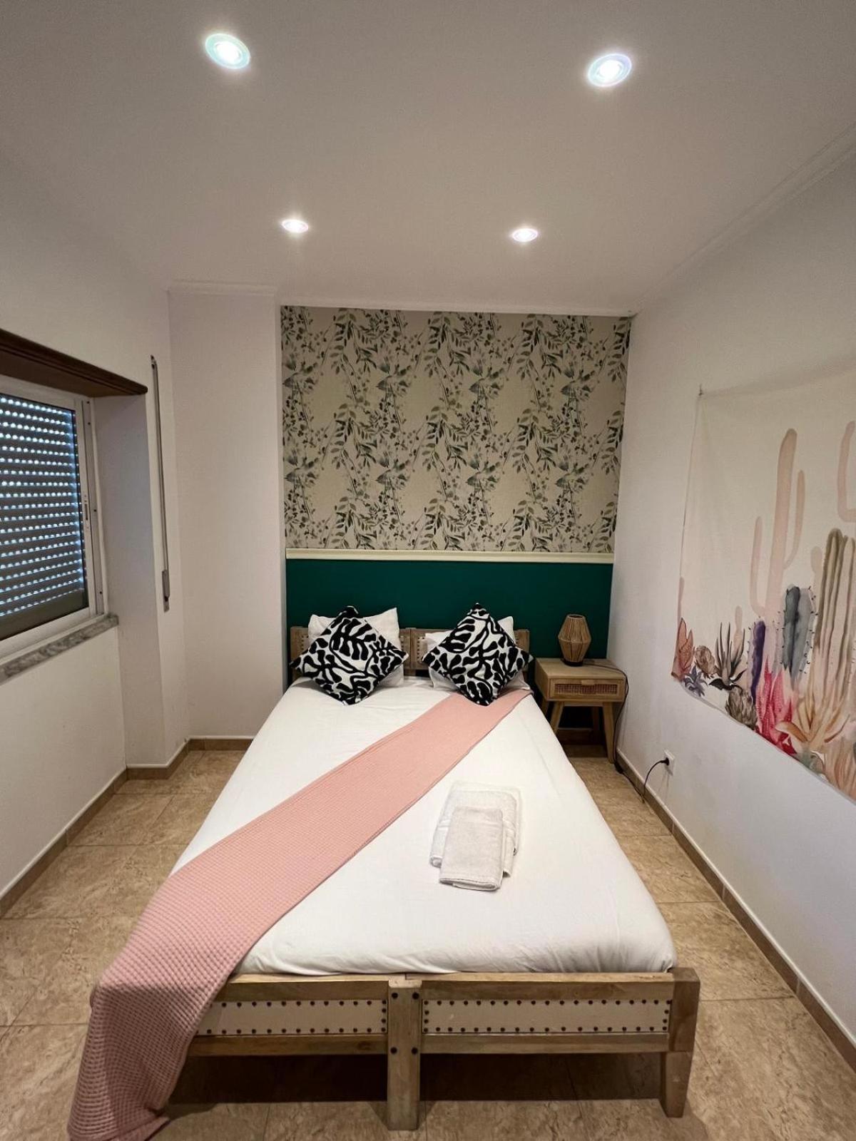 Cozy Apartment In Central Almada W Swing Chairs Dış mekan fotoğraf
